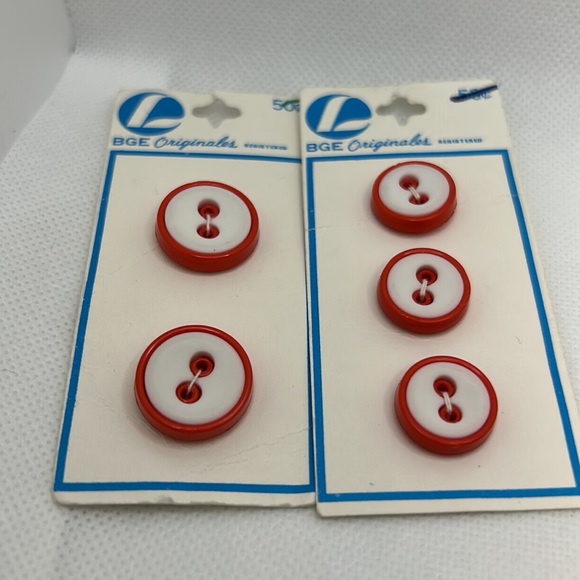 Buttons; vintage, red, pink, plastic, made in Japan and Thailand - Picture 3 of 6
